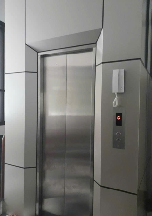 Mẫu Thang Máy Ốp Inox Tường